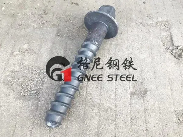 Raudtee ruudukujulise peaga kruvid